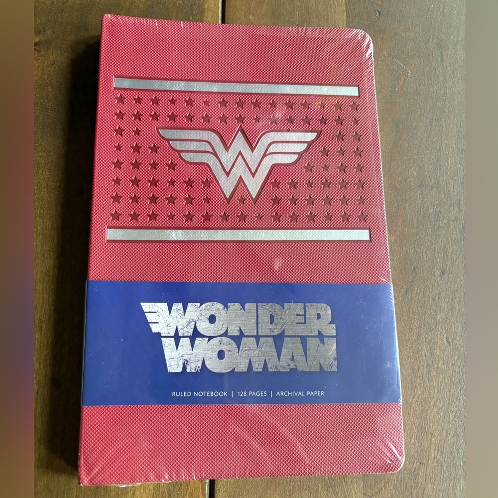 DC Comics: Wonder Woman Ruled Notebook